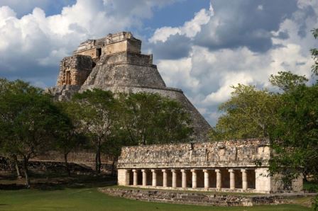 Uxmal100...